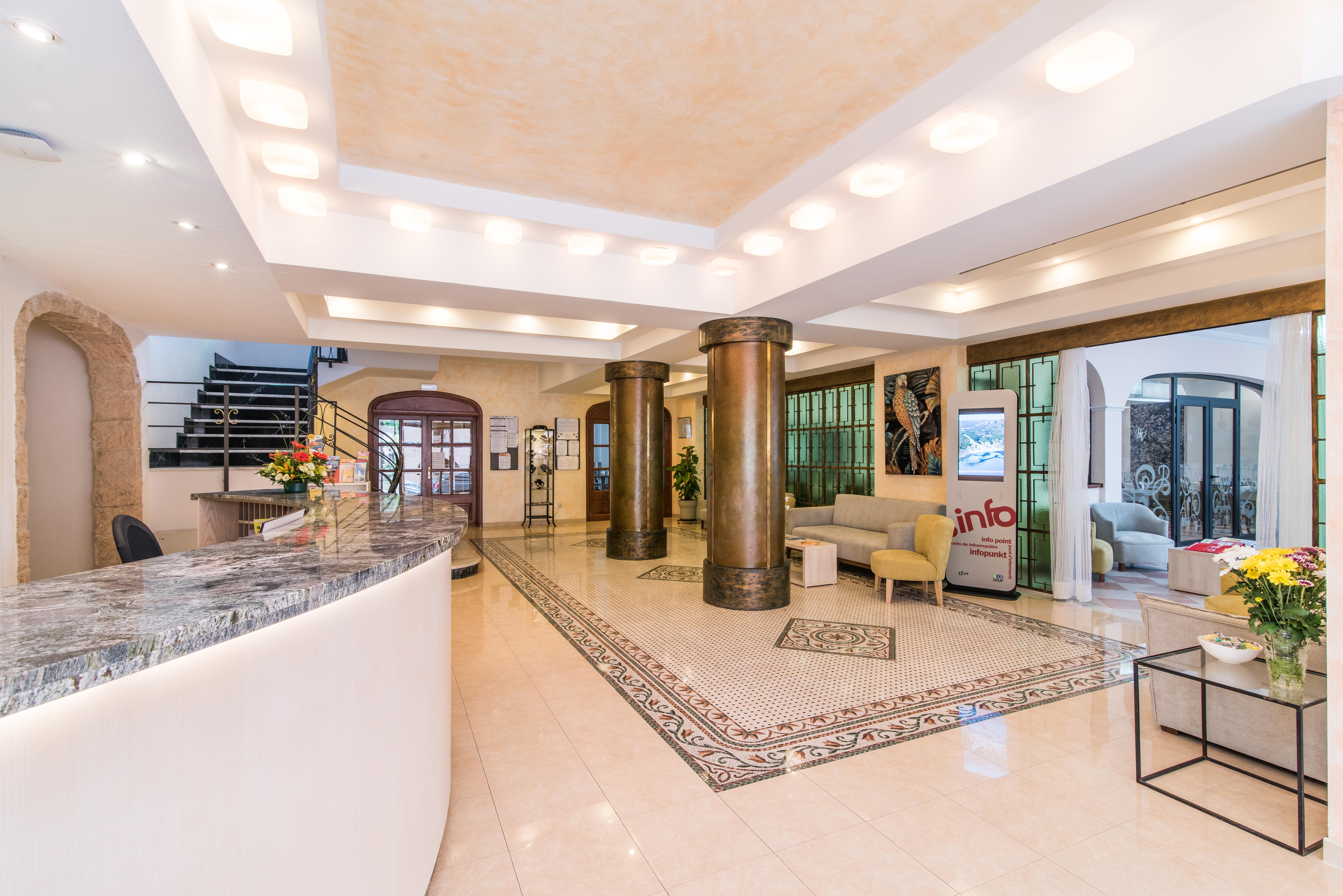 Hotel Baviera กาลารัตจาดา ภายนอก รูปภาพ
