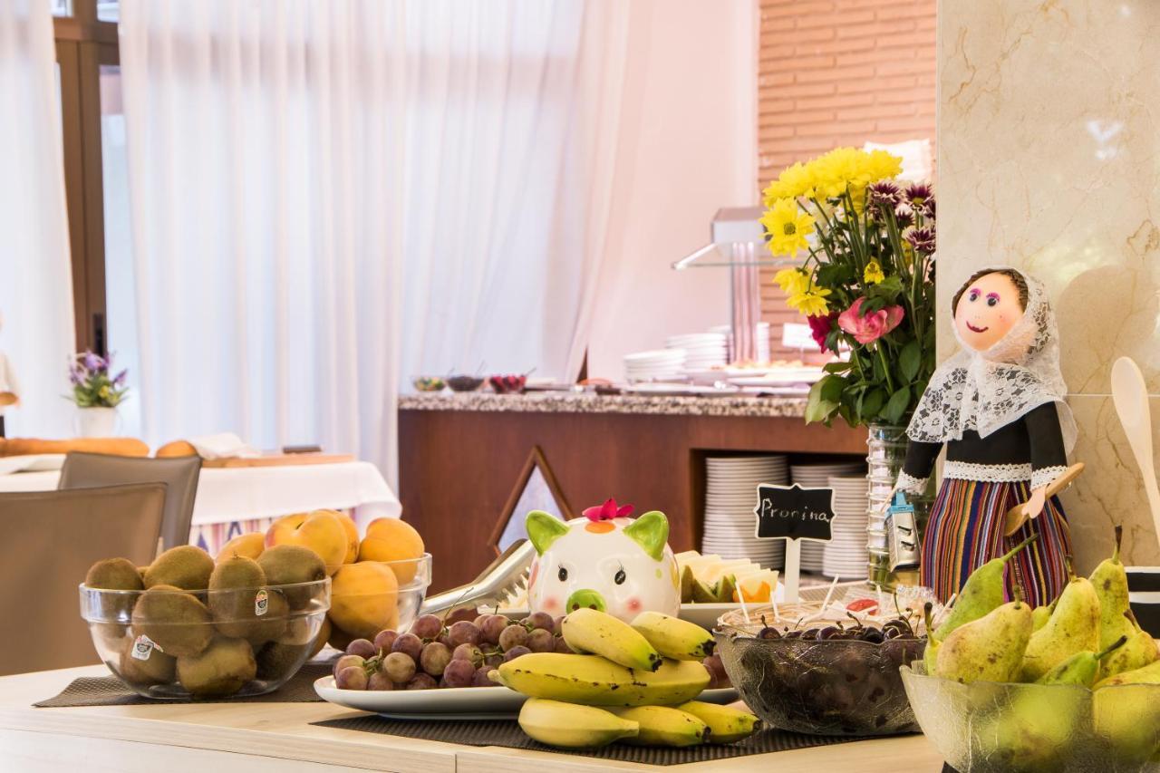 Hotel Baviera กาลารัตจาดา ภายนอก รูปภาพ
