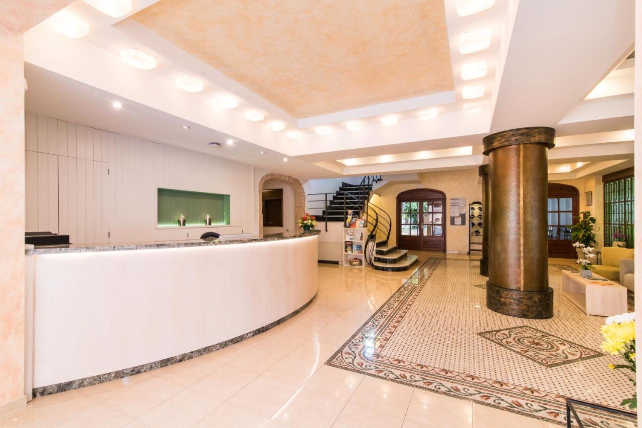 Hotel Baviera กาลารัตจาดา ภายนอก รูปภาพ